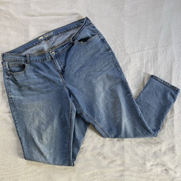 Women’s Old Navy The/LE Boyfriend Jeans Size 18 Plus Size Light to Medium Blue - Picture 2 of 11